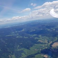 Flugwegposition um 11:54:14: Aufgenommen in der Nähe von Straubing-Bogen, Deutschland in 1621 Meter